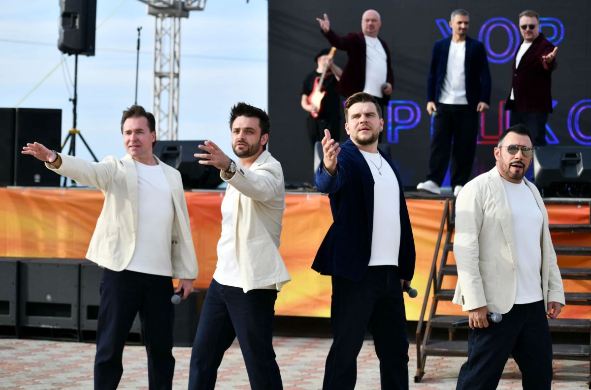Курильчане спели хором с «Хором Турецкого»