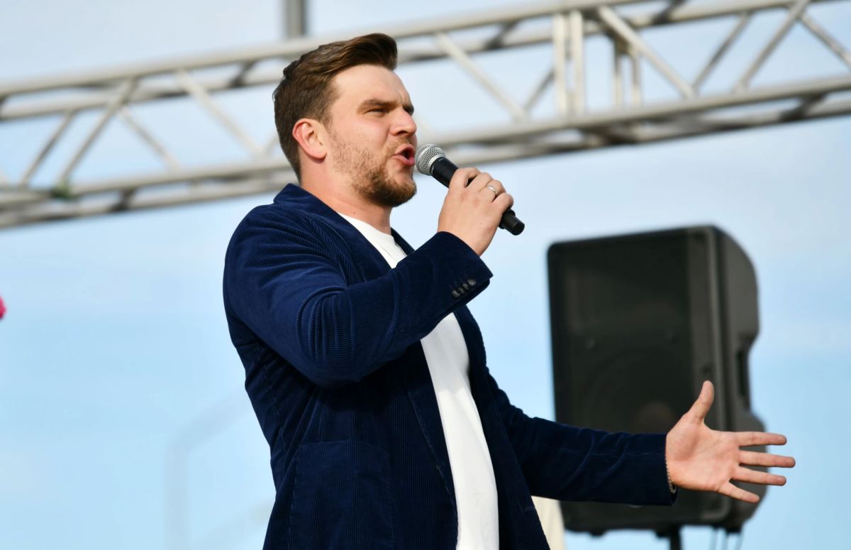 Курильчане спели хором с «Хором Турецкого» Курильчане спели хором с «Хором Турецкого»