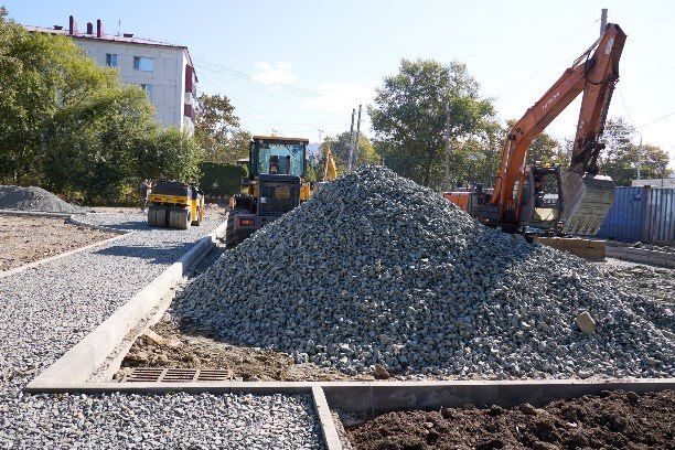 Завершить благоустройство пустыря за Домом быта обещают к началу октября Завершить благоустройство пустыря за Домом быта обещают к началу октября