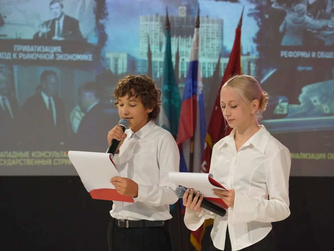 В Южно-Сахалинске состоялся региональный слёт «Хранители истории» В Южно-Сахалинске состоялся региональный слёт «Хранители истории»
