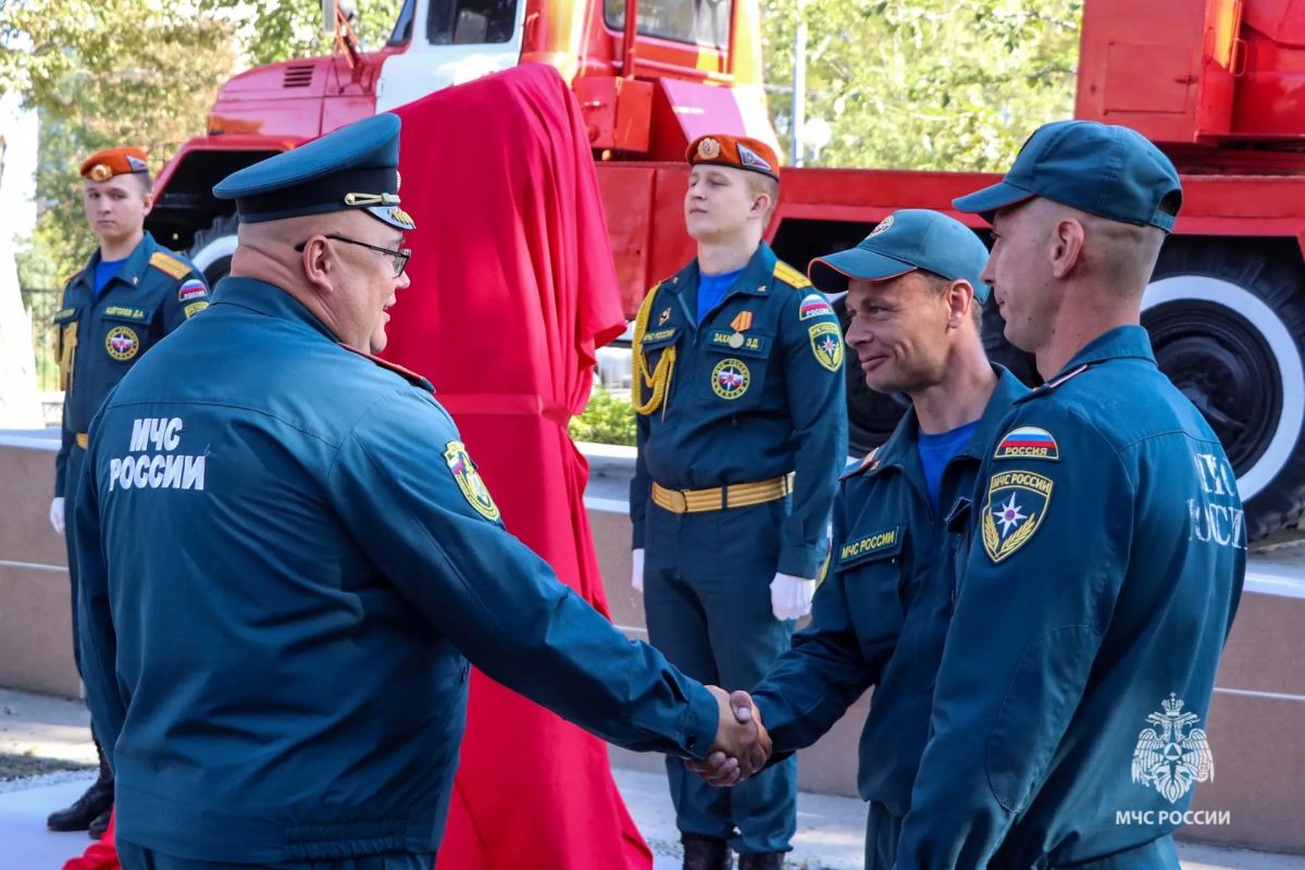 Памятник, в котором есть душа: сахалинские пожарные создали мемориал своими руками Памятник, в котором есть душа: сахалинские пожарные создали мемориал своими руками