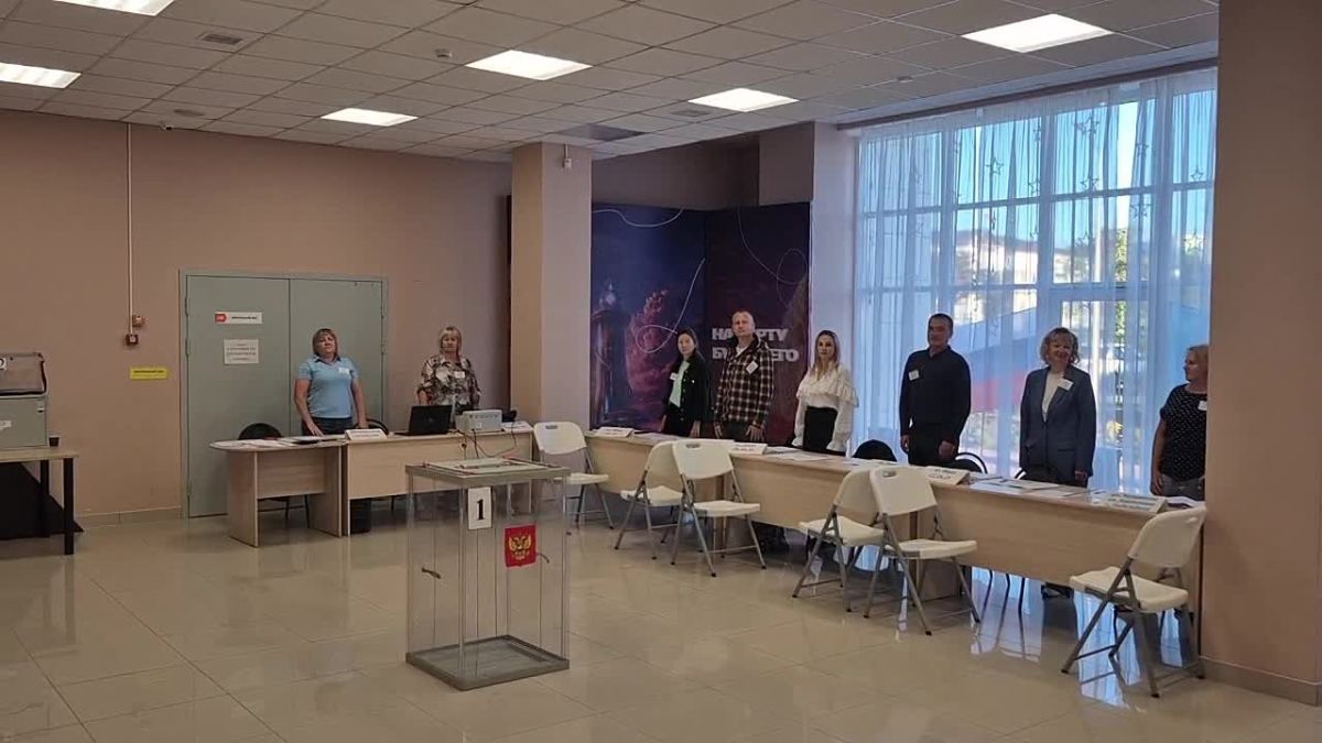 К голосованию на выборах приступили все 12 участковых избирательных комиссий Углегорского муниципального округа