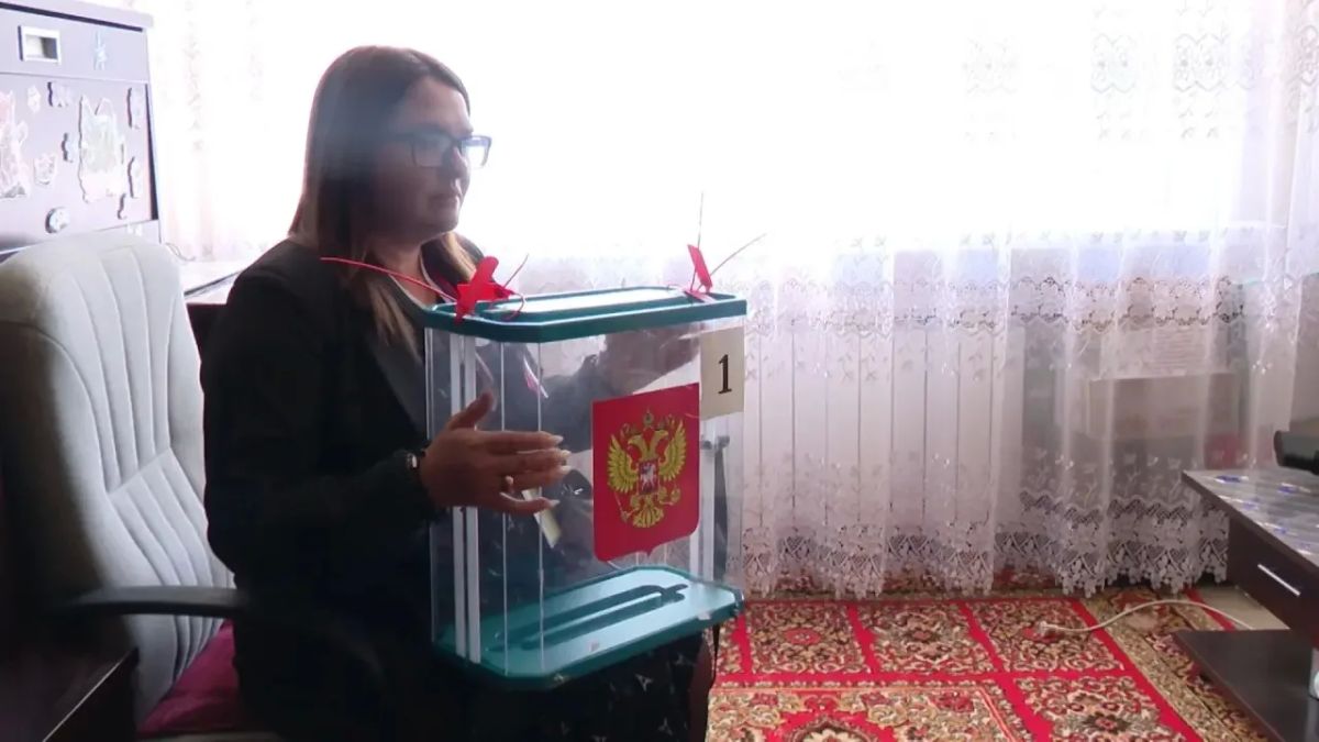 Сегодня островитяне голосуют и на дому Сегодня островитяне голосуют и на дому