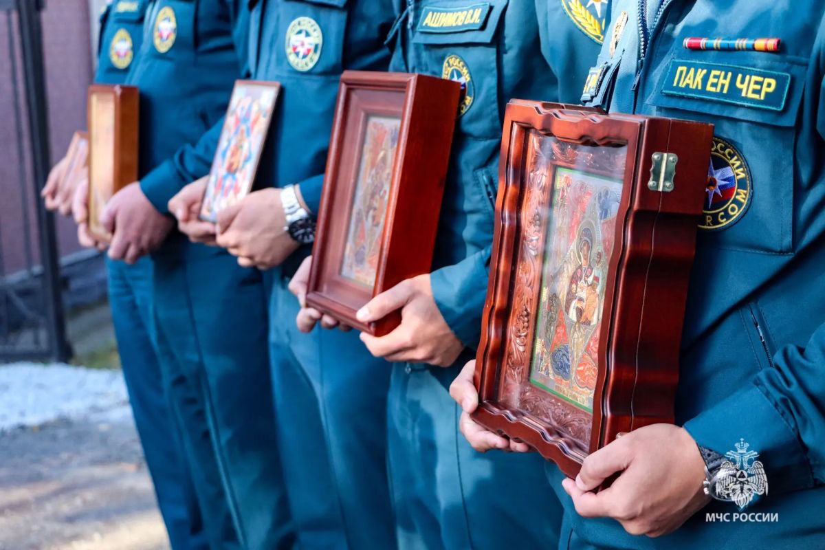 Памятник, в котором есть душа: сахалинские пожарные создали мемориал своими руками Памятник, в котором есть душа: сахалинские пожарные создали мемориал своими руками