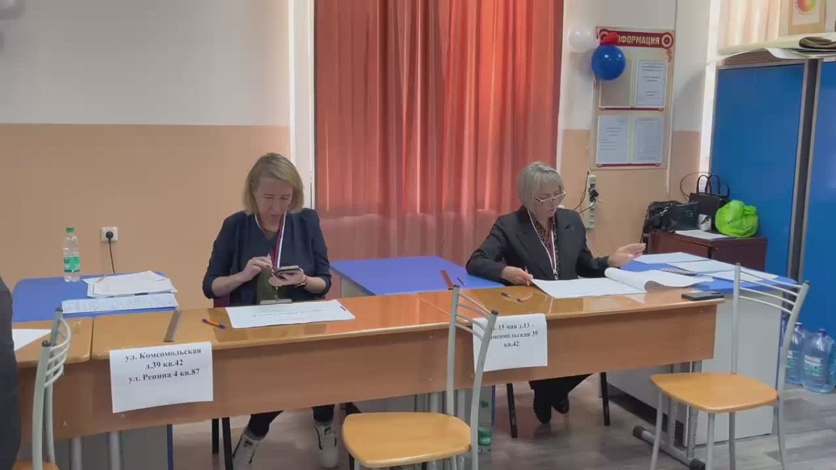 В 8:00 в Ногликском районе избирательные участки торжественно открылись под гимн России