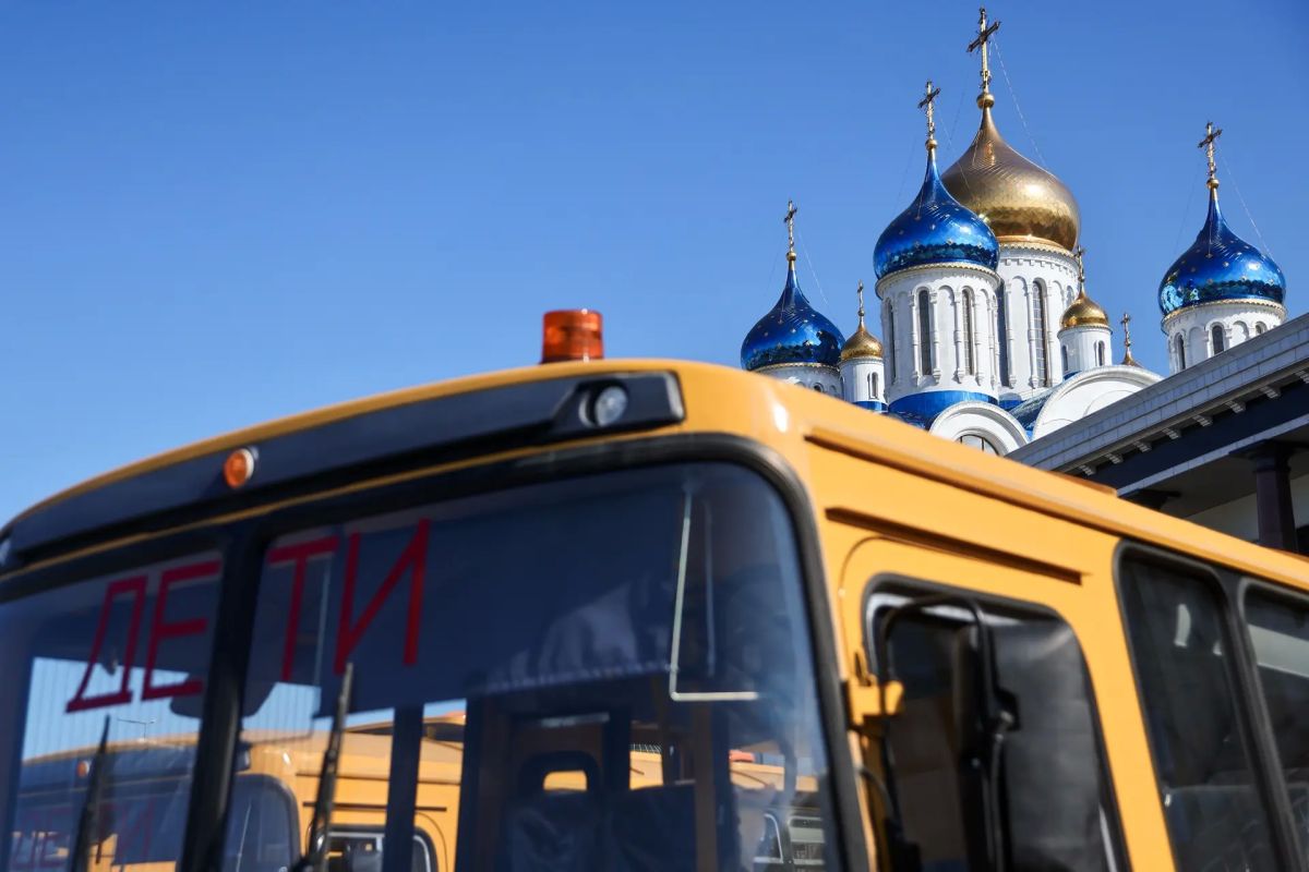 Одним из самых ярких событий уходящей недели стала передача ещё шести новых школьных автобусов для наших ребят Одним из самых ярких событий уходящей недели стала передача ещё шести новых школьных автобусов для наших ребят