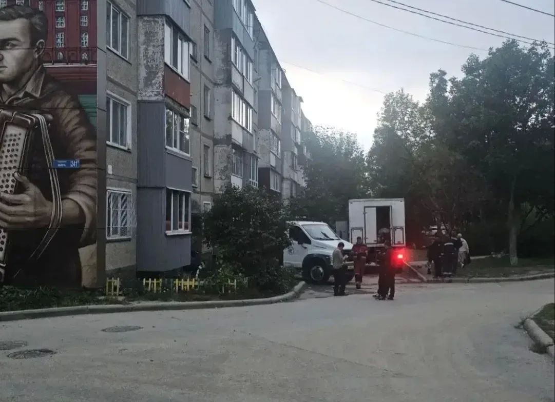Прямо сейчас специалисты СКК устранят порыв на участке сети теплоснабжения в 9 микрорайоне Прямо сейчас специалисты СКК устранят порыв на участке сети теплоснабжения в 9 микрорайоне