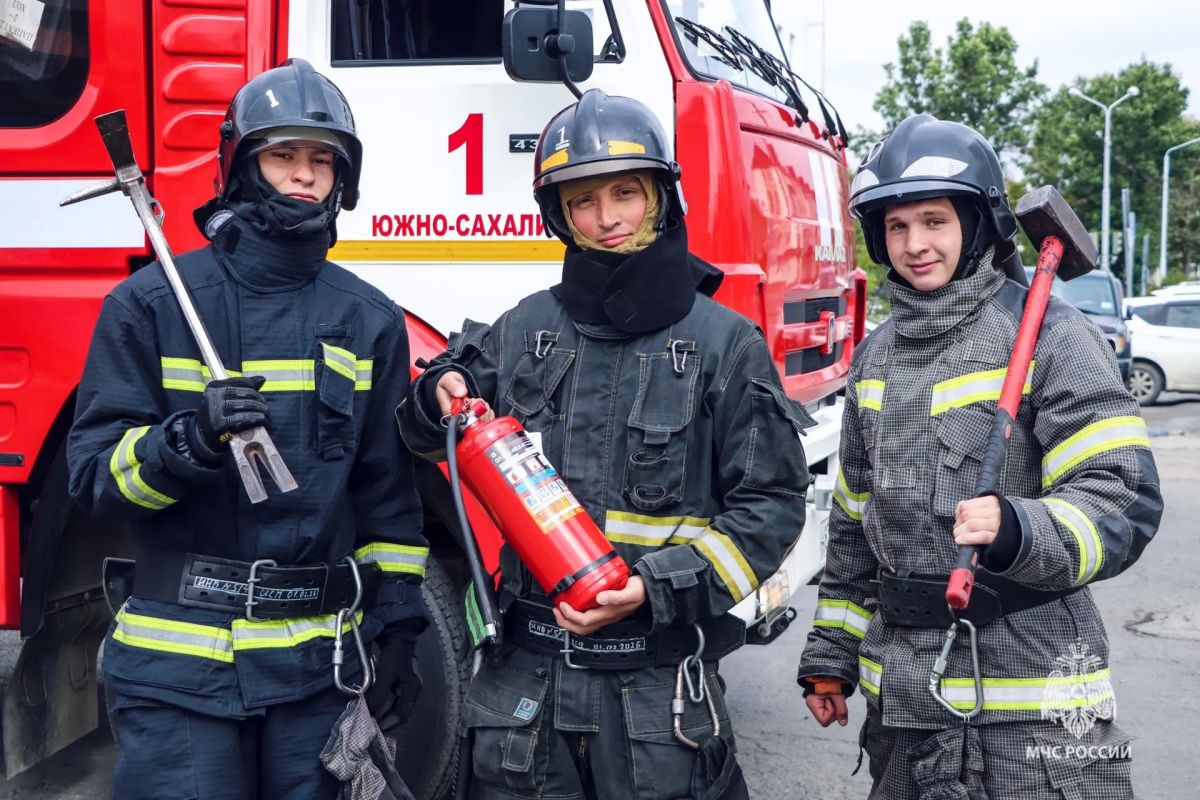 #ДоброеУтро желают огнеборцы 1 пожарно-спасательной части, стоящие на страже безопасности населения Южно-Сахалинска