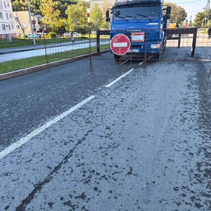 В Южно-Сахалинске на неделю перекроют проезд на улице Емельянова В Южно-Сахалинске на неделю перекроют проезд на улице Емельянова