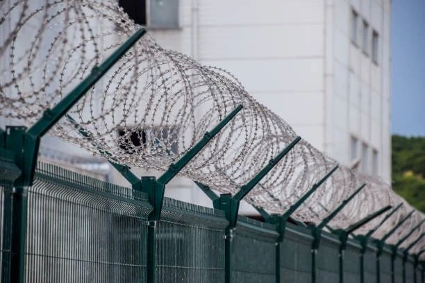 Сахалинка получила условный срок за нападение на сотрудника СИЗО в Охе