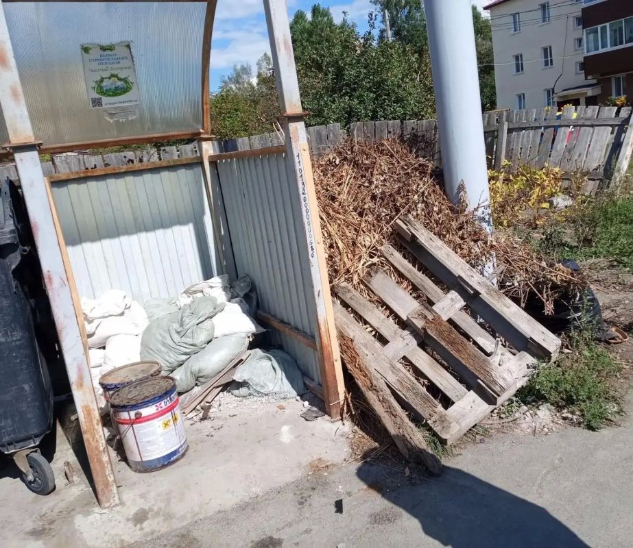 Какие строительные отходы можно и нельзя складировать на контейнерной площадке? Какие строительные отходы можно и нельзя складировать на контейнерной площадке?