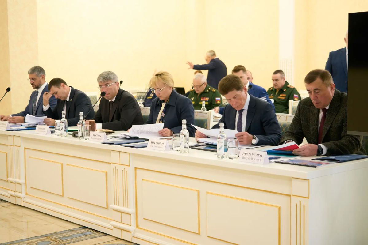 Валерий Лимаренко: Принял участие в совете при полномочном представителе Президента России в ДФО Юрии Трутневе Валерий Лимаренко: Принял участие в совете при полномочном представителе Президента России в ДФО Юрии Трутневе
