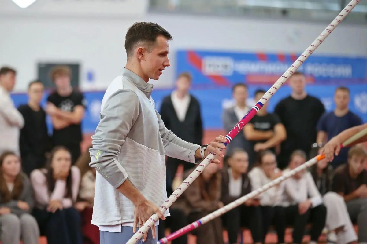 Чемпион России провел семинар для сахалинских легкоатлетов Чемпион России провел семинар для сахалинских легкоатлетов