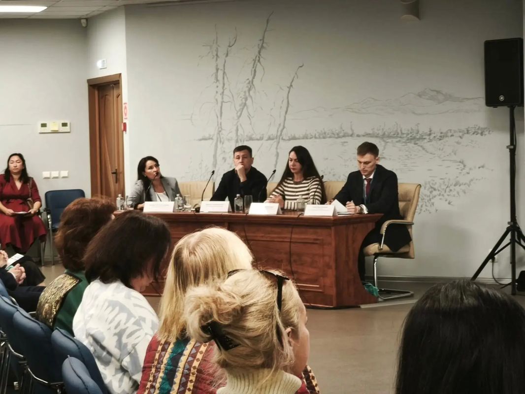 Министерство туризма Сахалинской области планирует в ближайшие два года запустить видеопроект для начинающих экскурсоводов Министерство туризма Сахалинской области планирует в ближайшие два года запустить видеопроект для начинающих экскурсоводов