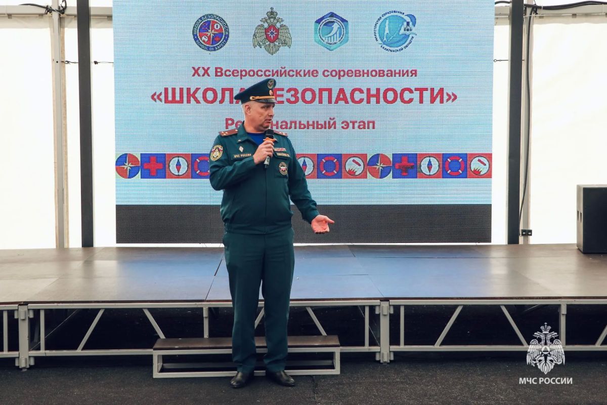 Юные спасатели Сахалина вышли на старт 20-х соревнований «Школа безопасности» Юные спасатели Сахалина вышли на старт 20-х соревнований «Школа безопасности»