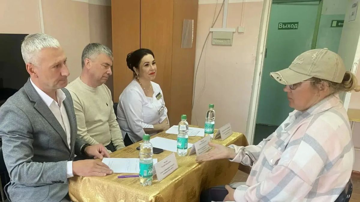 23 сентября в селе Восточное прошел прием граждан по личным вопросам 23 сентября в селе Восточное прошел прием граждан по личным вопросам