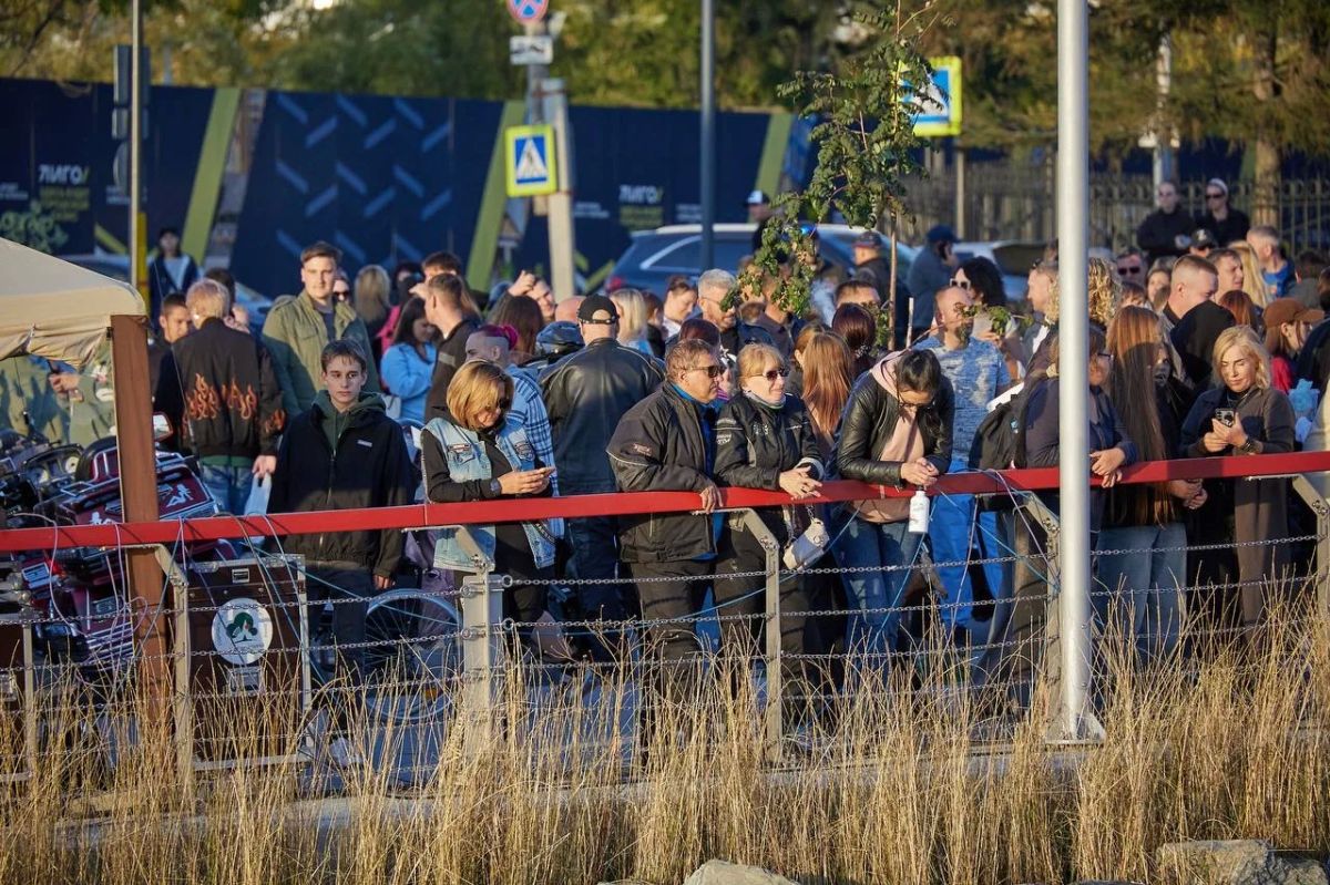 Вчера набережная реки Рогатки превратилась в эпицентр рёва моторов и драйва – так в Южно-Сахалинске закрыли мотосезон – 2026! Вчера набережная реки Рогатки превратилась в эпицентр рёва моторов и драйва – так в Южно-Сахалинске закрыли мотосезон – 2026!
