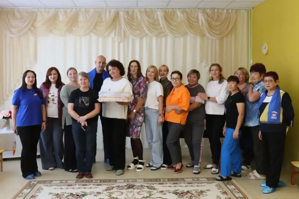 День воспитателя на Сахалине: как прошли поздравления в детских садах региона День воспитателя на Сахалине: как прошли поздравления в детских садах региона