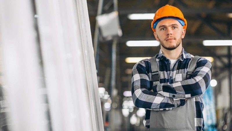 В Сахалинской области не хватает поваров и монтажников при зарплате до 170 тысяч рублей