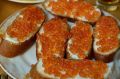 Грустно, но вкусно: красная икра в России может окончательно стать продуктом только для богатых