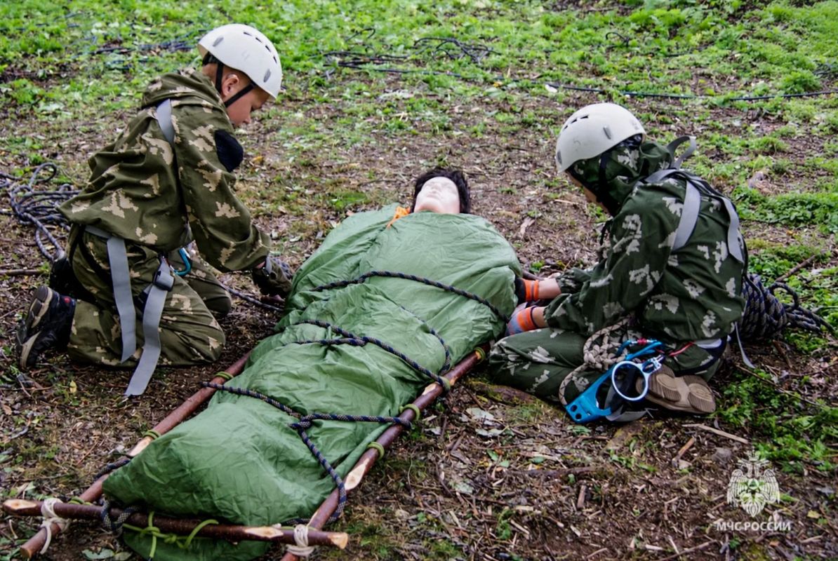Семь дней на пределе: школьники прошли экстремальные испытания соревнований «Школа безопасности» Семь дней на пределе: школьники прошли экстремальные испытания соревнований «Школа безопасности»