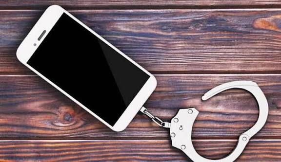 В краже мобильного телефона из торгового центра подозревают женщину из Южно-Сахалинска