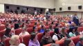 Валерий Лимаренко: Встречу с жителями Южно-Курильска начали с решения вопросов, связанных с беременностью и родами
