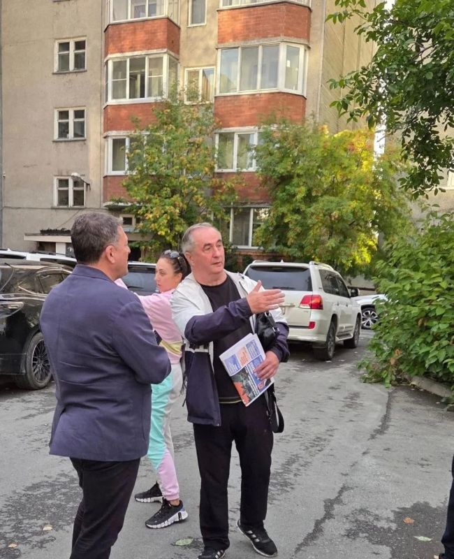 Сырость, плесень и новая крыша: депутат Николай Артёменко работает с обращениями южносахалинцев Сырость, плесень и новая крыша: депутат Николай Артёменко работает с обращениями южносахалинцев