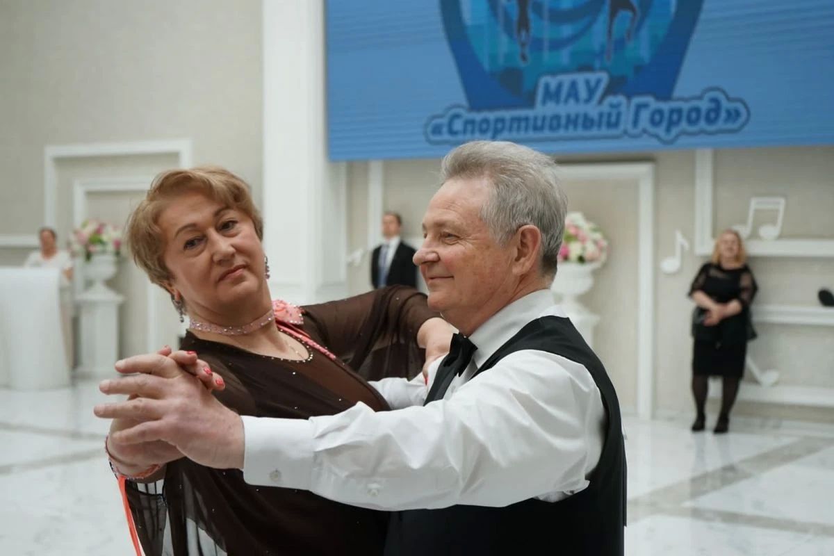 Уважаемые ветераны, дорогие наши бабушки и дедушки! От всей души поздравляю вас с Международным днем пожилого человека! Уважаемые ветераны, дорогие наши бабушки и дедушки! От всей души поздравляю вас с Международным днем пожилого человека!