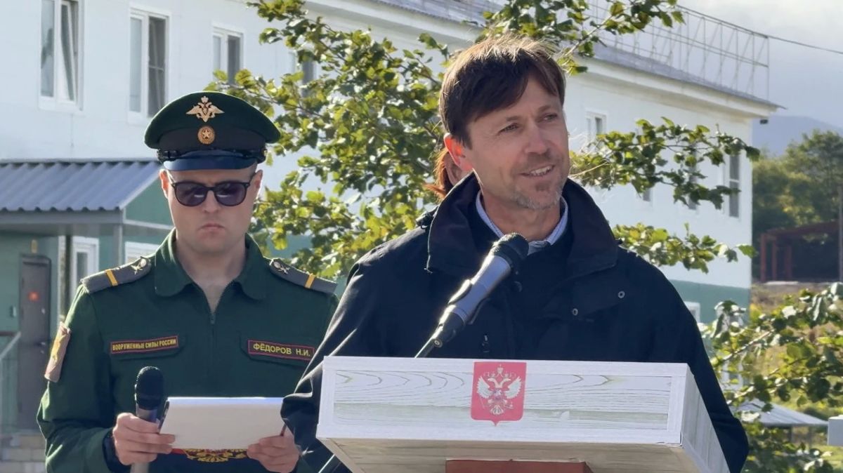 В четверг, 1 октября, в селе Горячие Ключи состоялось торжественное открытие мурала, посвящённого маршалу Советского Союза, дважды Герою Советского Союза Константину Константиновичу Рокоссовскому В четверг, 1 октября, в селе Горячие Ключи состоялось торжественное открытие мурала, посвящённого маршалу Советского Союза, дважды Герою Советского Союза Константину Константиновичу Рокоссовскому