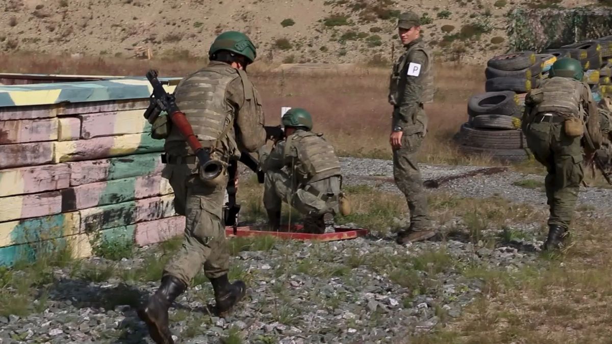 На Сахалине мотострелки Восточного военного округа проходят боевое слаживание На Сахалине мотострелки Восточного военного округа проходят боевое слаживание