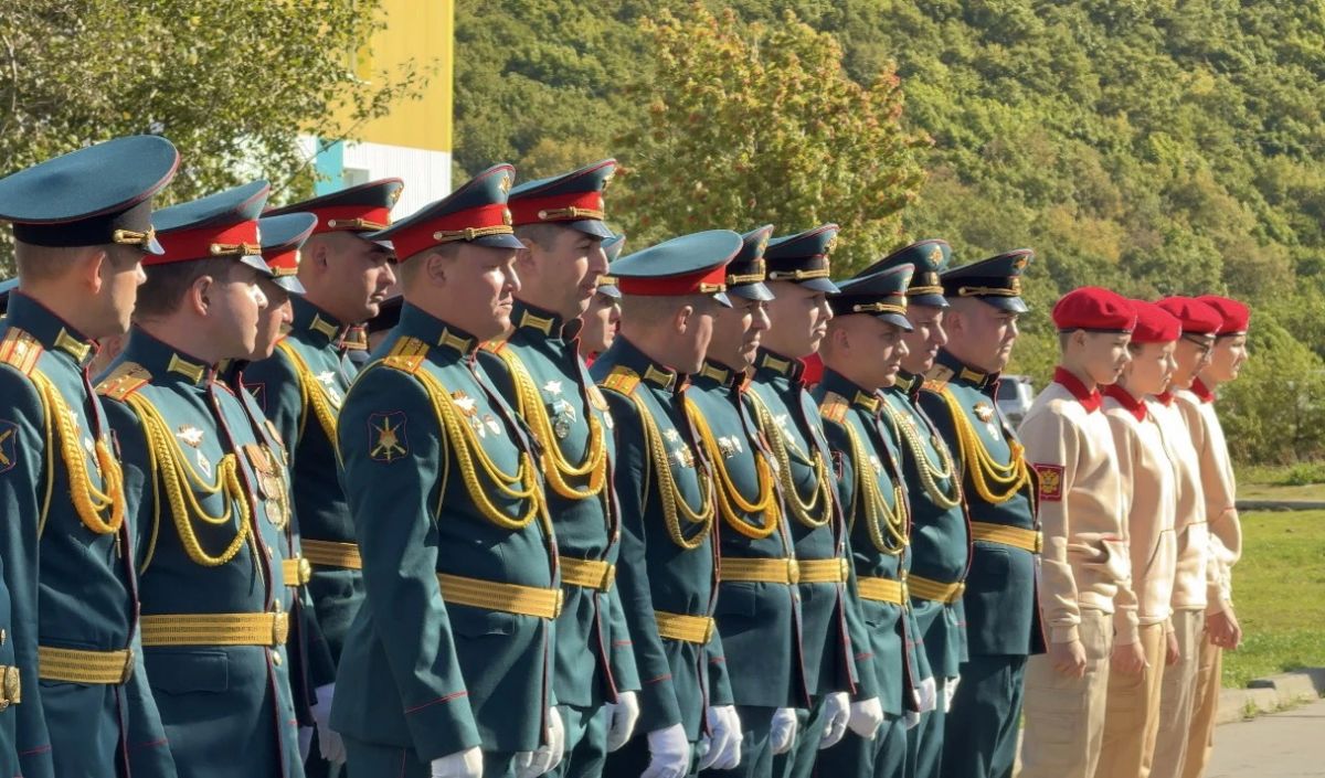 В четверг, 1 октября, в селе Горячие Ключи состоялось торжественное открытие мурала, посвящённого маршалу Советского Союза, дважды Герою Советского Союза Константину Константиновичу Рокоссовскому В четверг, 1 октября, в селе Горячие Ключи состоялось торжественное открытие мурала, посвящённого маршалу Советского Союза, дважды Герою Советского Союза Константину Константиновичу Рокоссовскому