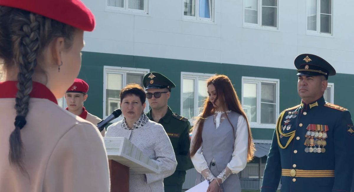 В четверг, 1 октября, в селе Горячие Ключи состоялось торжественное открытие мурала, посвящённого маршалу Советского Союза, дважды Герою Советского Союза Константину Константиновичу Рокоссовскому В четверг, 1 октября, в селе Горячие Ключи состоялось торжественное открытие мурала, посвящённого маршалу Советского Союза, дважды Герою Советского Союза Константину Константиновичу Рокоссовскому