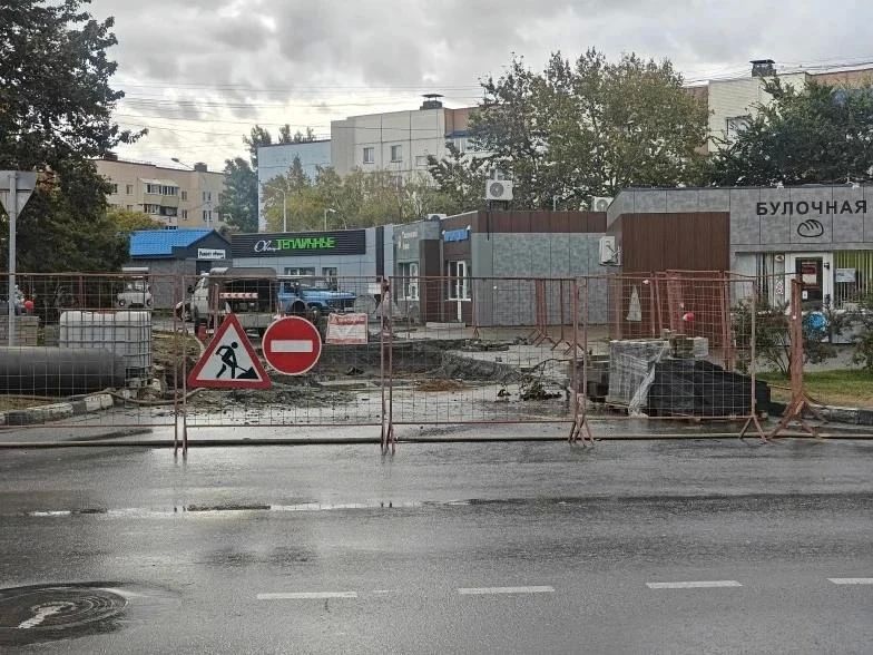 В ЮжноСахалинске продлили перекрытие проезда в 11м микрорайоне