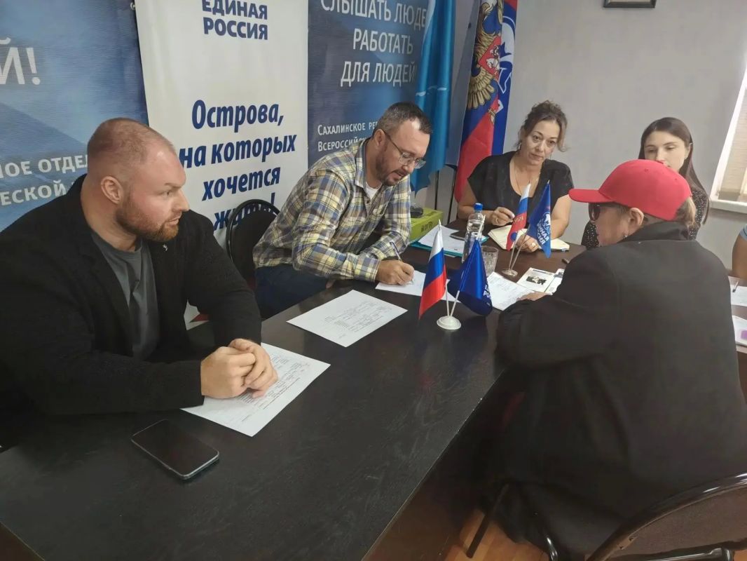 В преддверии Международного дня пожилого человека состоялось важное и по-настоящему нужное мероприятие — совместный приём граждан, организованный местным отделением партии «Единая Россия» в рамках проекта «Забота В преддверии Международного дня пожилого человека состоялось важное и по-настоящему нужное мероприятие — совместный приём граждан, организованный местным отделением партии «Единая Россия» в рамках проекта «Забота