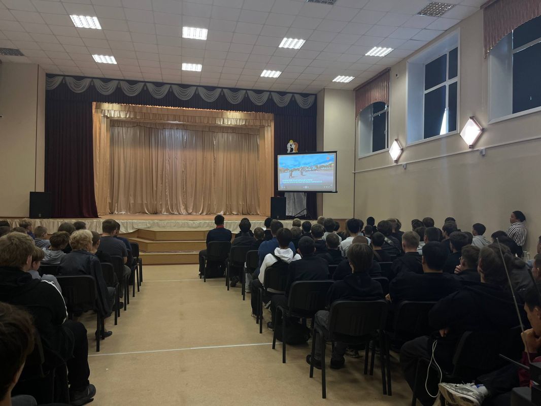 Сотрудники Госавтоинспекции областного центра провели профилактическую беседу со студентами Сотрудники Госавтоинспекции областного центра провели профилактическую беседу со студентами