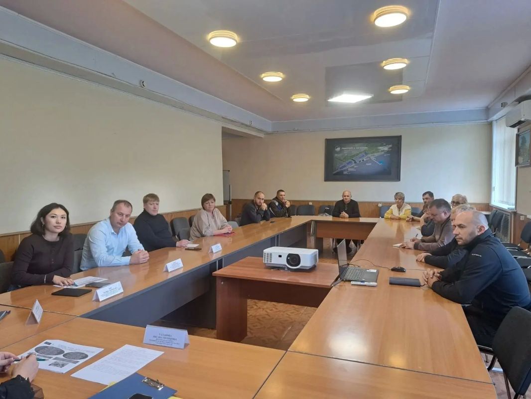 Специалисты проекта «Управдом» посетили Макаров Специалисты проекта «Управдом» посетили Макаров