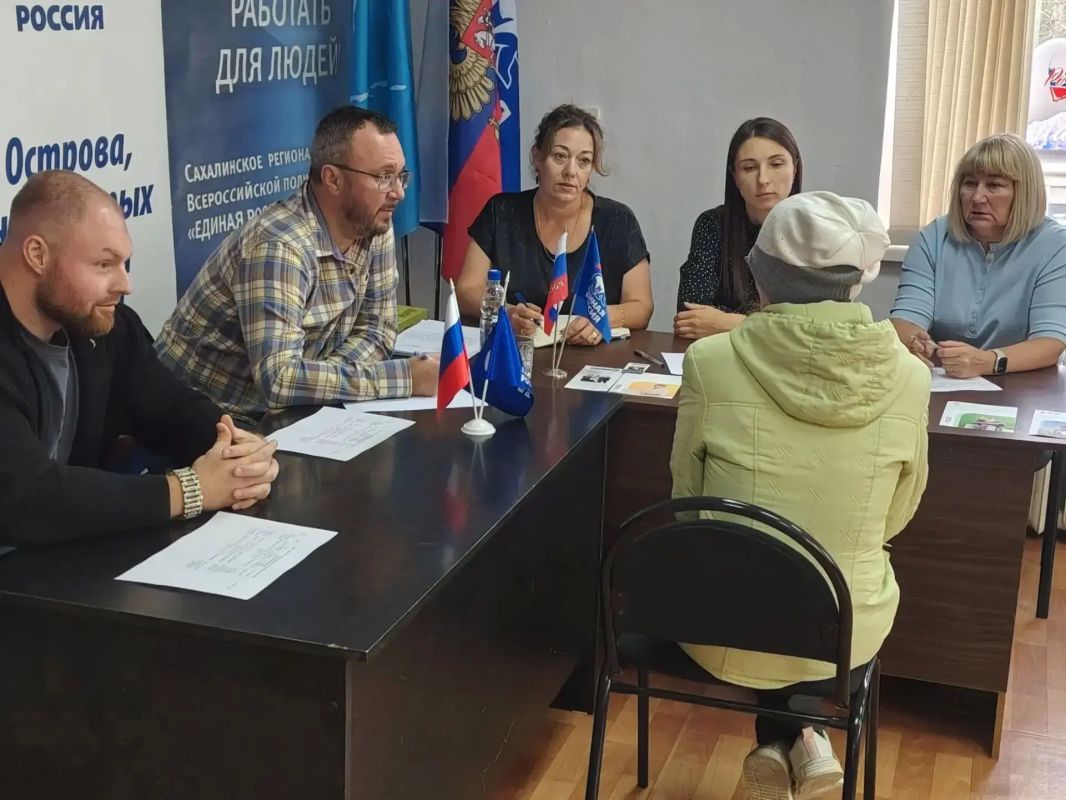 В преддверии Международного дня пожилого человека состоялось важное и по-настоящему нужное мероприятие — совместный приём граждан, организованный местным отделением партии «Единая Россия» в рамках проекта «Забота В преддверии Международного дня пожилого человека состоялось важное и по-настоящему нужное мероприятие — совместный приём граждан, организованный местным отделением партии «Единая Россия» в рамках проекта «Забота