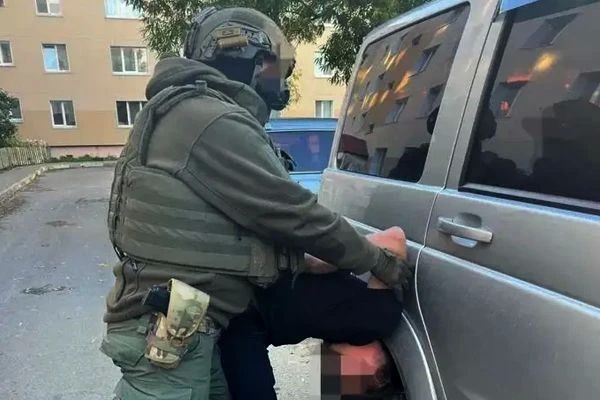 На Сахалине офицеры СОБР обеспечили силовую поддержку при задержании мужчины, подозреваемого в применении насилия к сотрудникам полиции