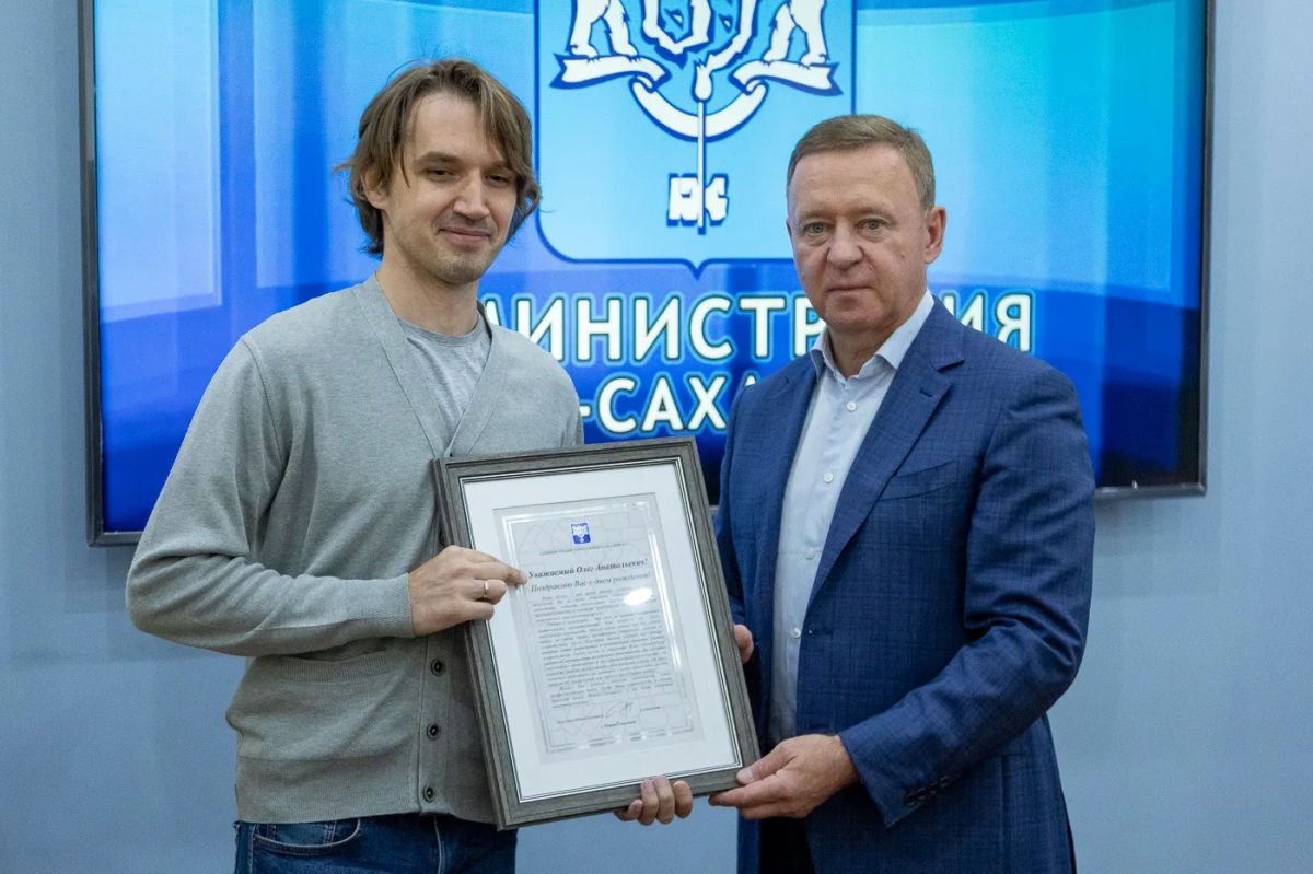Сергей Надсадин: Также поздравил с днём рождения директора нашего Центра молодёжных инициатив Олега Гортованова