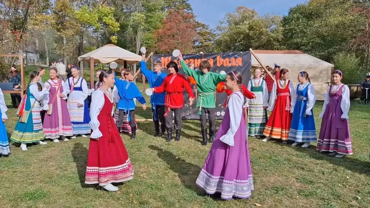 Рыцарские бои увидели зрители на фестивале древнерусской и средневековой культуры «Железная воля» в Южно-Сахалинске Рыцарские бои увидели зрители на фестивале древнерусской и средневековой культуры «Железная воля» в Южно-Сахалинске