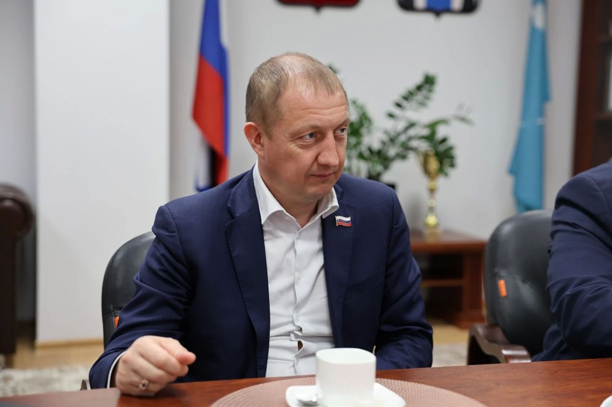 Депутат Госдумы Евгений Казаков посетил Сахалинскую областную Думу с первым рабочим визитом Депутат Госдумы Евгений Казаков посетил Сахалинскую областную Думу с первым рабочим визитом