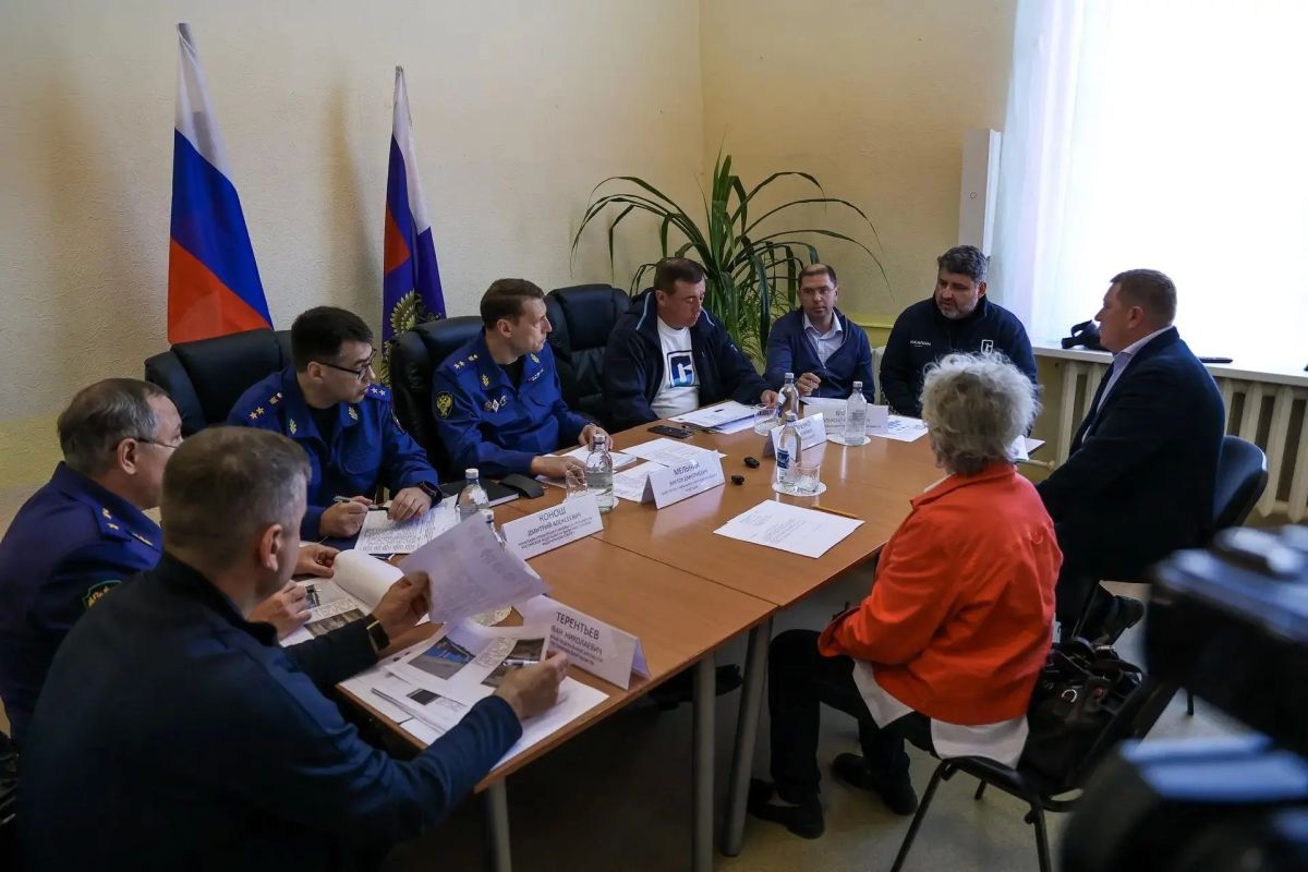 Заместитель Генерального прокурора Российской Федерации Виктор Мельник посетил острова Курильской гряды – Кунашир и Шикотан Заместитель Генерального прокурора Российской Федерации Виктор Мельник посетил острова Курильской гряды – Кунашир и Шикотан