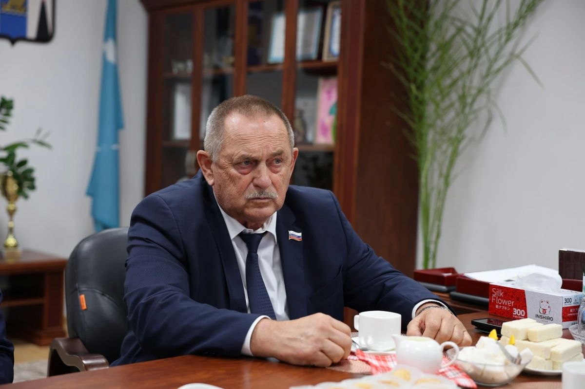 Депутат Госдумы Евгений Казаков посетил Сахалинскую областную Думу с первым рабочим визитом Депутат Госдумы Евгений Казаков посетил Сахалинскую областную Думу с первым рабочим визитом