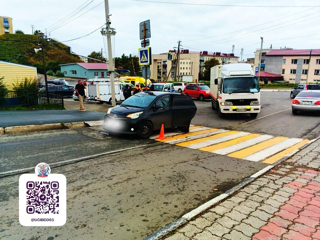 в Холмском районе. 6 октября 2026 года в 09 часов 40 минут в районе дома 10/1 по ул. Победы г. Холмска произошло дорожно-транспортное происшествие