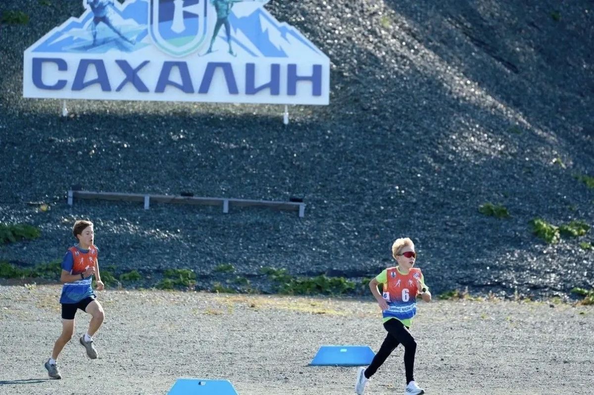 На Сахалине прошел кросс памяти Ю.Е. Шувалова На Сахалине прошел кросс памяти Ю.Е. Шувалова