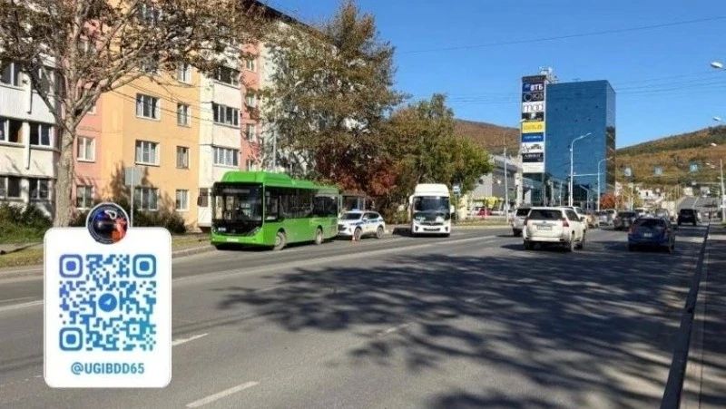 Пенсионерка пострадала при резком торможении автобуса в Южно-Сахалинске