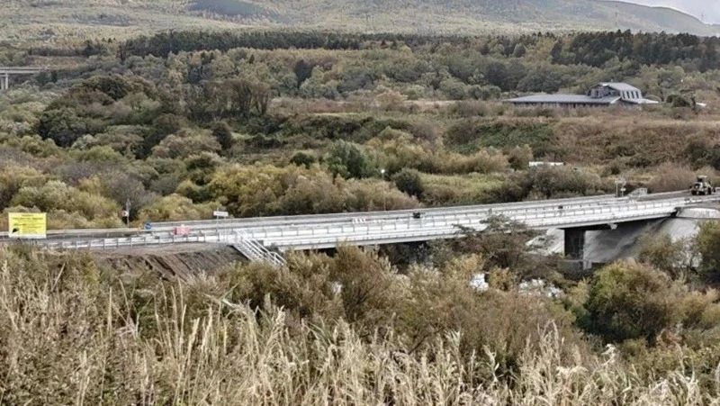 Ремонт моста через Новоселку завершили в Томаринском районе