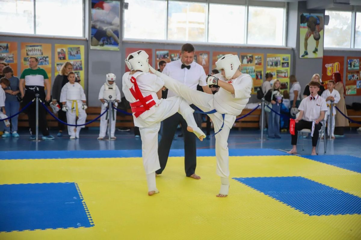 Сильнейших каратистов определили на чемпионате и первенстве Сахалинской области по киокушин Сильнейших каратистов определили на чемпионате и первенстве Сахалинской области по киокушин