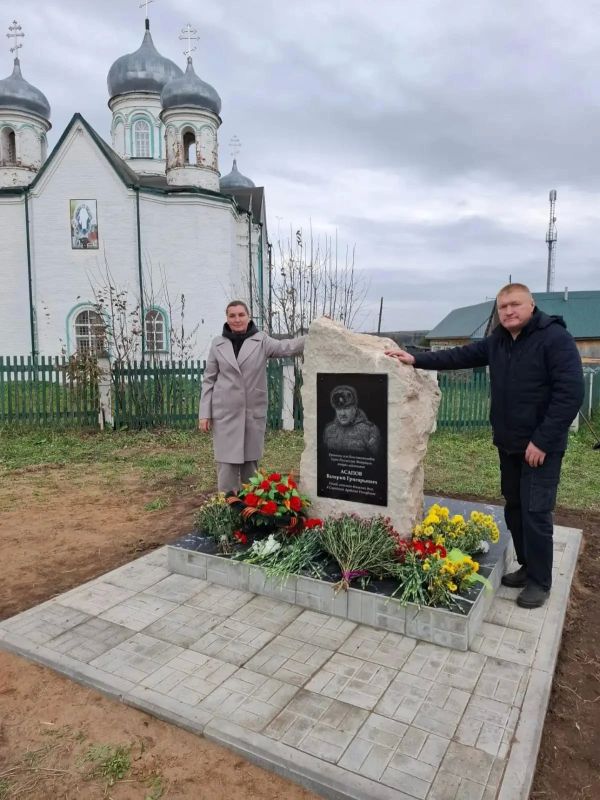Памятник Герою России Валерию Асапову открыли на его малой Родине Памятник Герою России Валерию Асапову открыли на его малой Родине